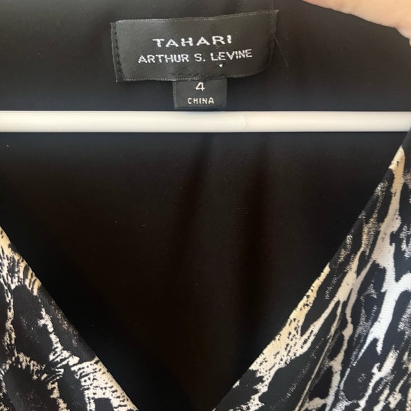 Tahari Black Leopard Stretchy Faux Wrap‎ Dress Sz 4 - Picture 3 of 4